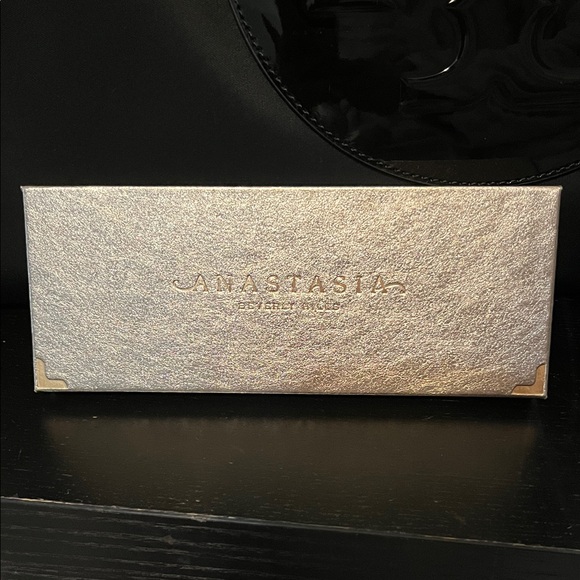 Anastasia Beverly Hills Rose Metals Pallet + Brow & Lash Styling Kit (ebony) - Picture 3 of 4